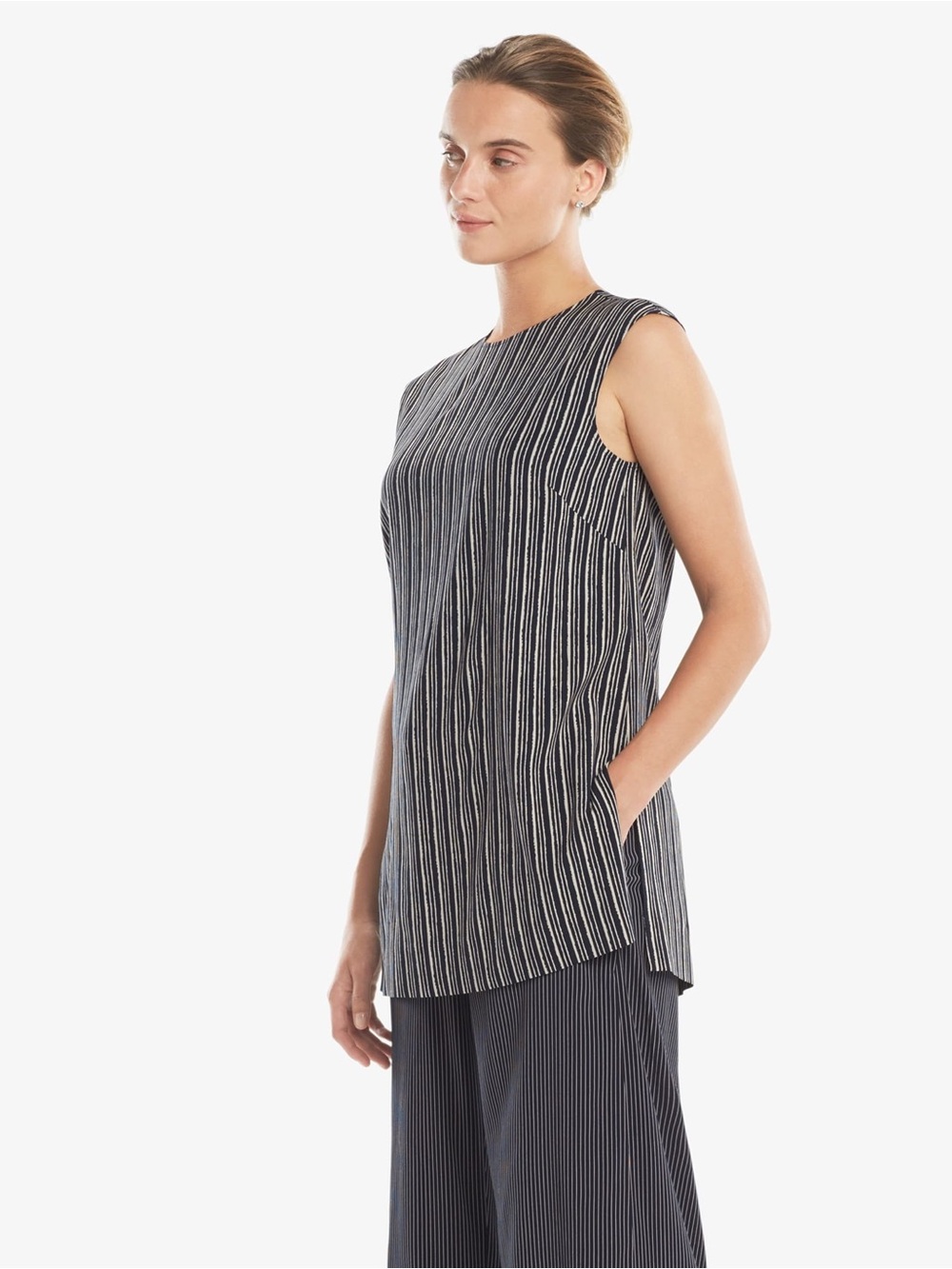 MM LAFLEUR The Nell Top—Thick Stripe Sleeveless Tunic Tank Size Medium Navy - Picture 10 of 10